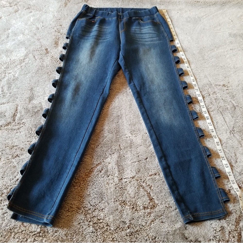 JVINI Cutout Pull on jeans size M